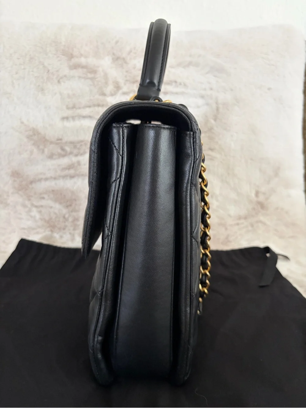 Large CHANEL Trendy CC Lambskin leather Shoulder Bag Black with Gold Hardware